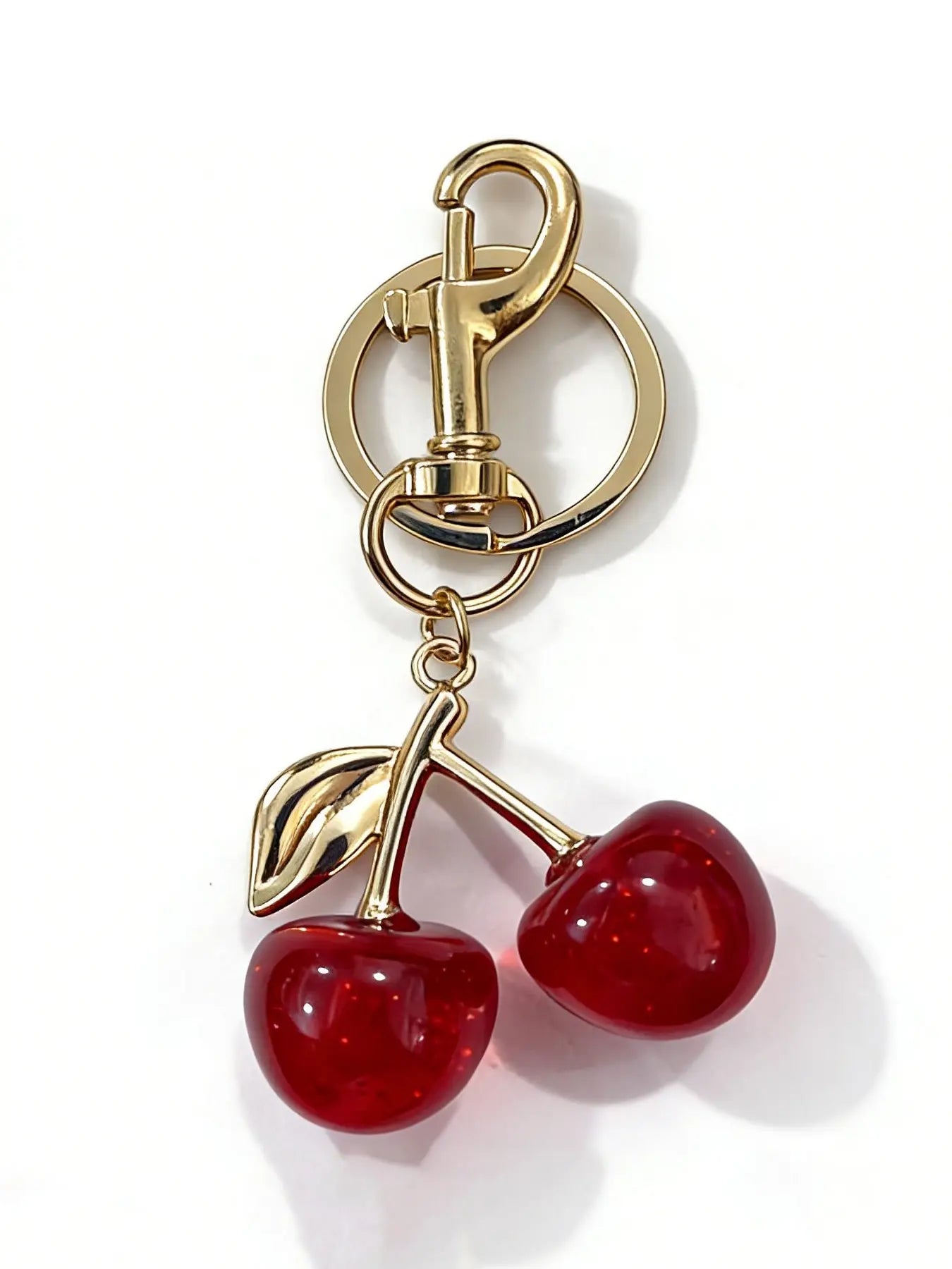 Cherry Keychain, Keychain Accessories, Girly Keychain for Bags, Women's Bag Pendant, Fashion Trend Exquisite Pendant, Women's Backpack Elegant Pendant, Suitable for Valentine's Day and Christmas Gift for Friends