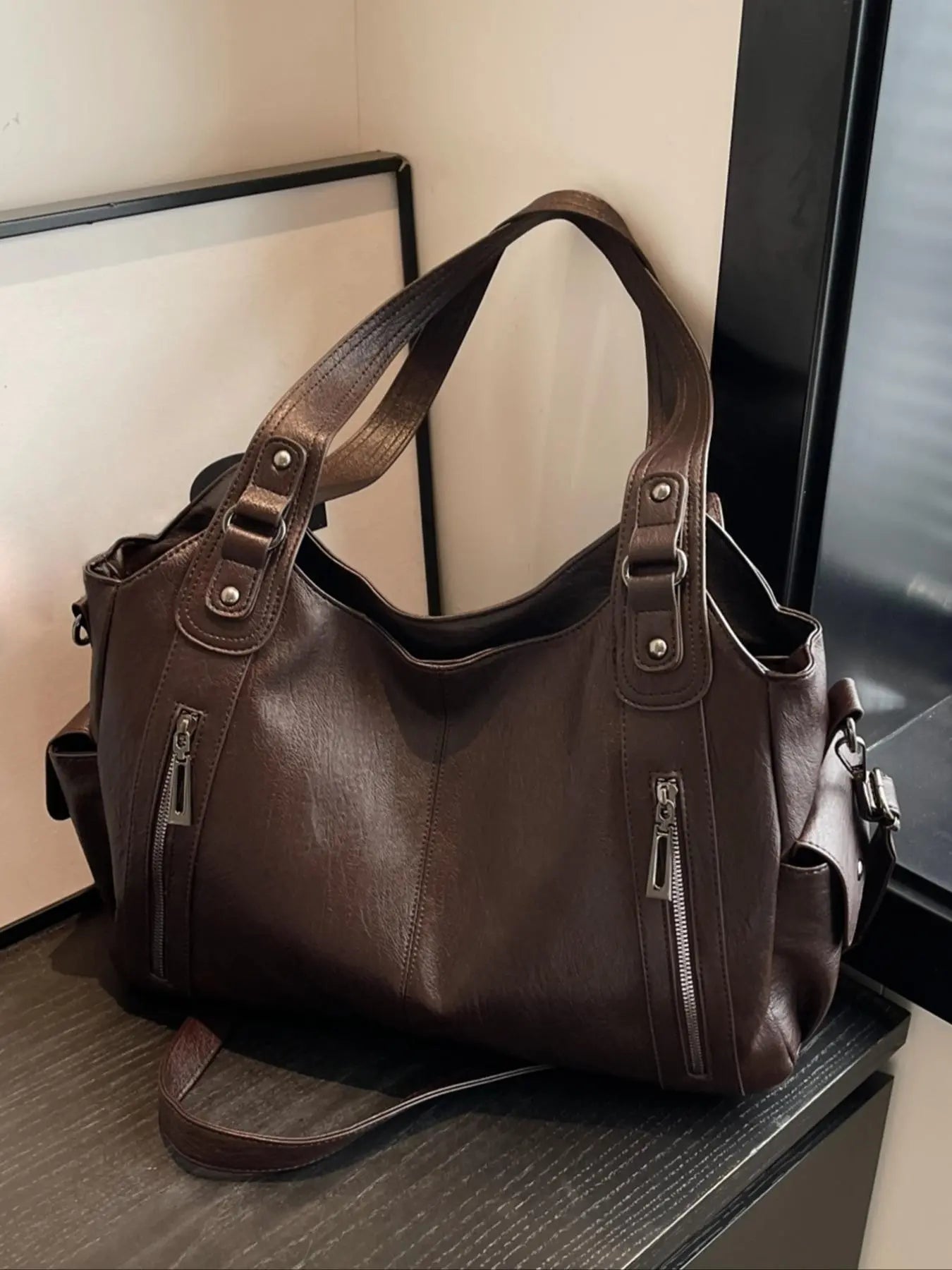 Women's punk style rivet decoration handbag fashionable large capacity shoulder bag, suitable for daily use, casual trendy commuter bag, niche design Halloween shoulder bag，fashionable shopping bag for gifts, Handbag Shoulder Purse