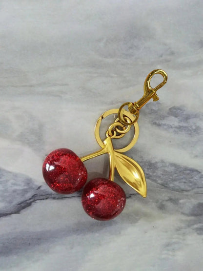 Cherry Keychain, Keychain Accessories, Girly Keychain for Bags, Women's Bag Pendant, Fashion Trend Exquisite Pendant, Women's Backpack Elegant Pendant, Suitable for Valentine's Day and Christmas Gift for Friends