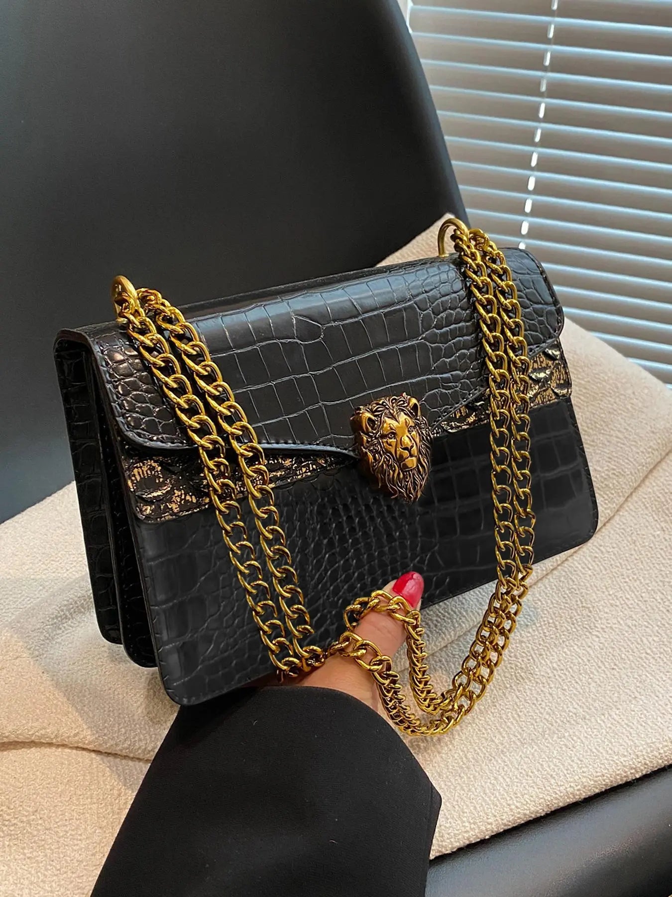 Women's Elegant Crocodile Embossed Stylish Crossbody Bag, Fashion Lion Head Decor Shoulder Bag for Daily Used, Casual Trendy Versatile High-quality Daily Commuting Bag, Fashion Crossbody Bags