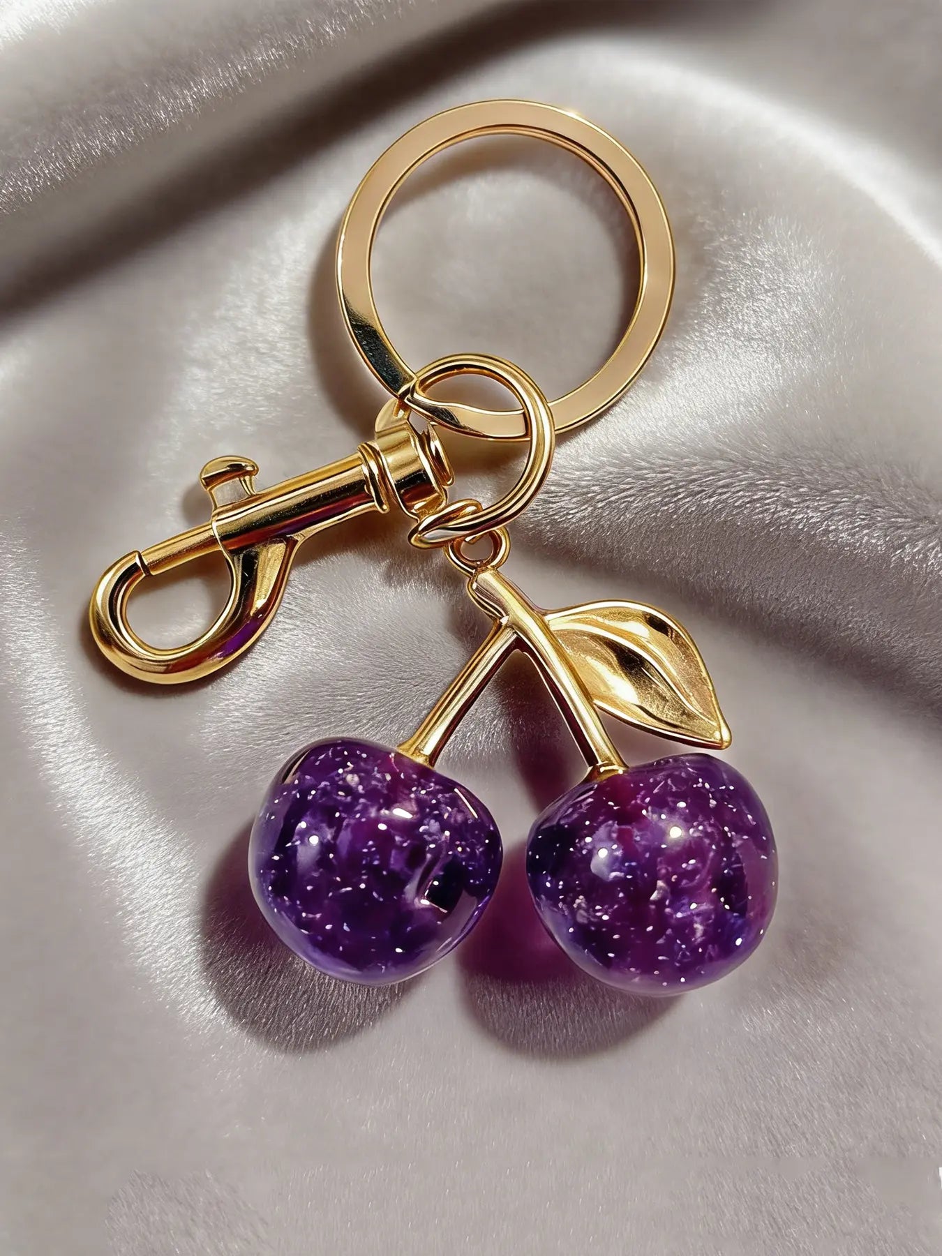 Cherry Keychain, Keychain Accessories, Girly Keychain for Bags, Women's Bag Pendant, Fashion Trend Exquisite Pendant, Women's Backpack Elegant Pendant, Suitable for Valentine's Day and Christmas Gift for Friends