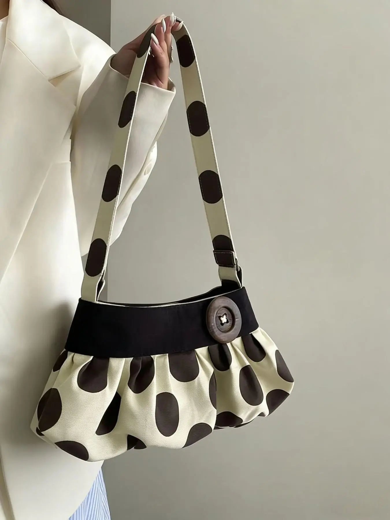 Retro Elegant Large Button Polka Dot Print Shoulder Bag, Fashionable Niche Texture Bag, Suitable for Daily Commuting, Shopping and Gatherings